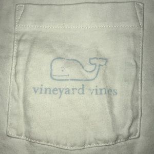 Vineyard vines white t-shirt!